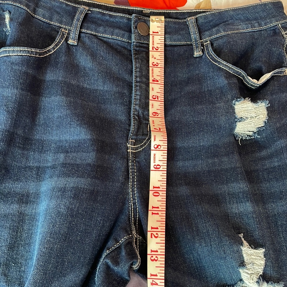 So High Rise Curvy Jeggings W/ Rips Size 17 - Picture 8 of 8